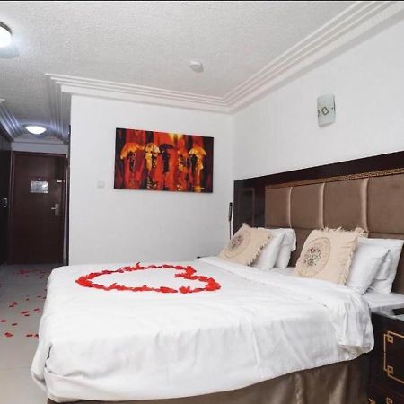 Nobila Airport Hotel Cotonou Dış mekan fotoğraf