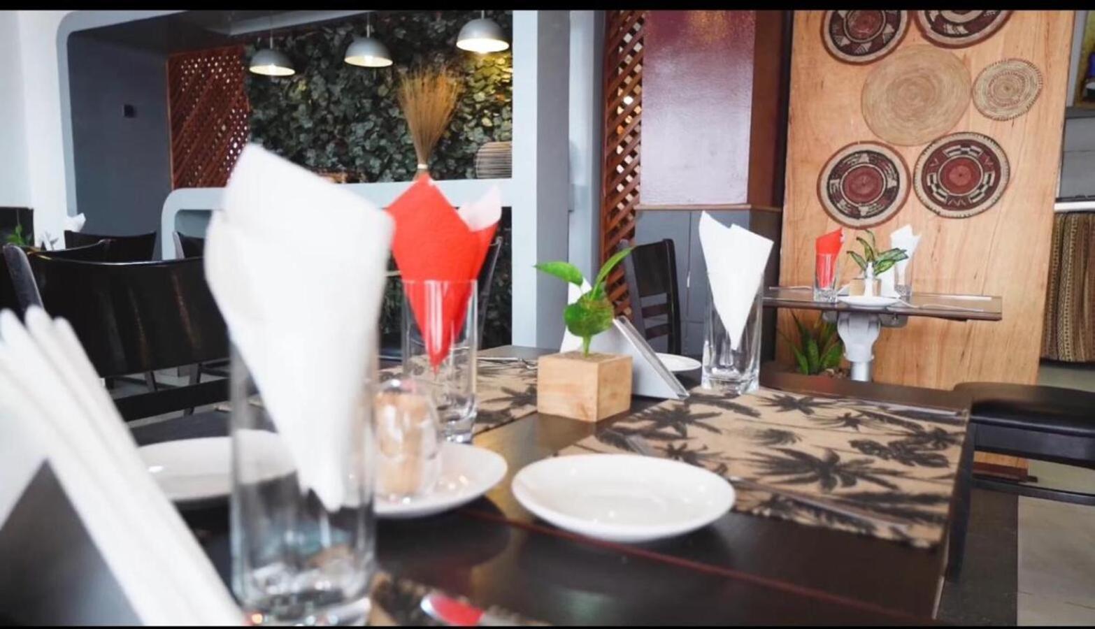 Nobila Airport Hotel Cotonou Dış mekan fotoğraf