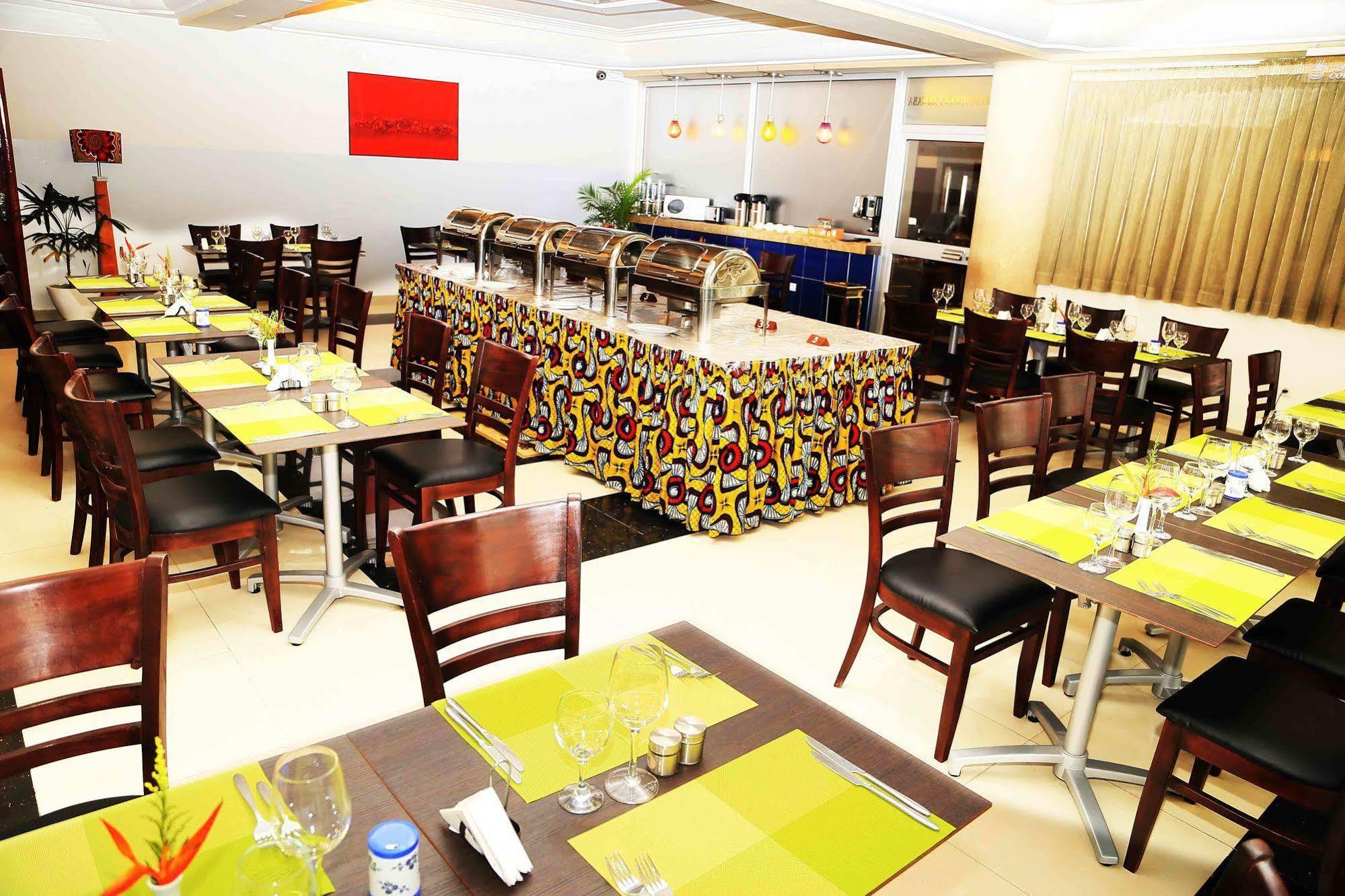 Nobila Airport Hotel Cotonou Dış mekan fotoğraf