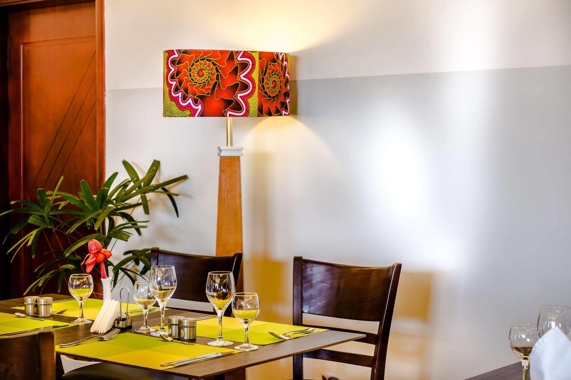 Nobila Airport Hotel Cotonou Dış mekan fotoğraf